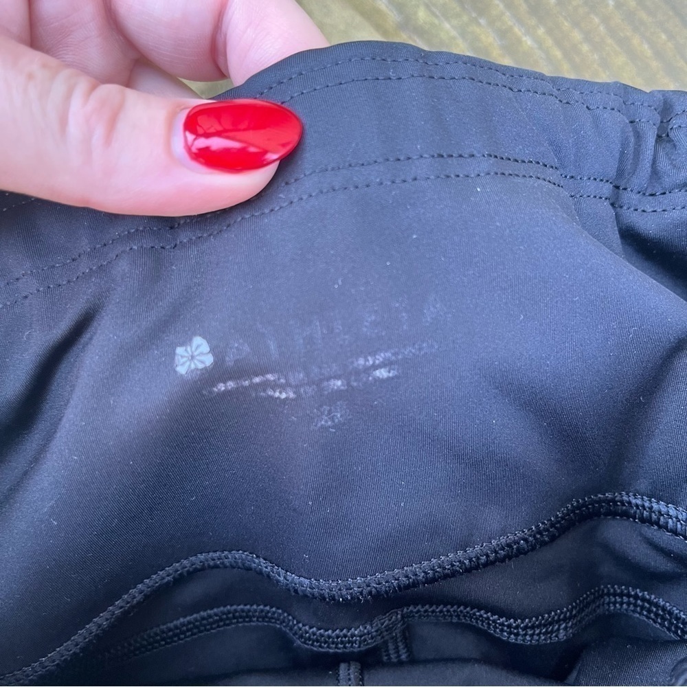 ** Athleta Challenge 7/8th Tight Leggings Black XS  Raw Hem - Picture 7 of 10